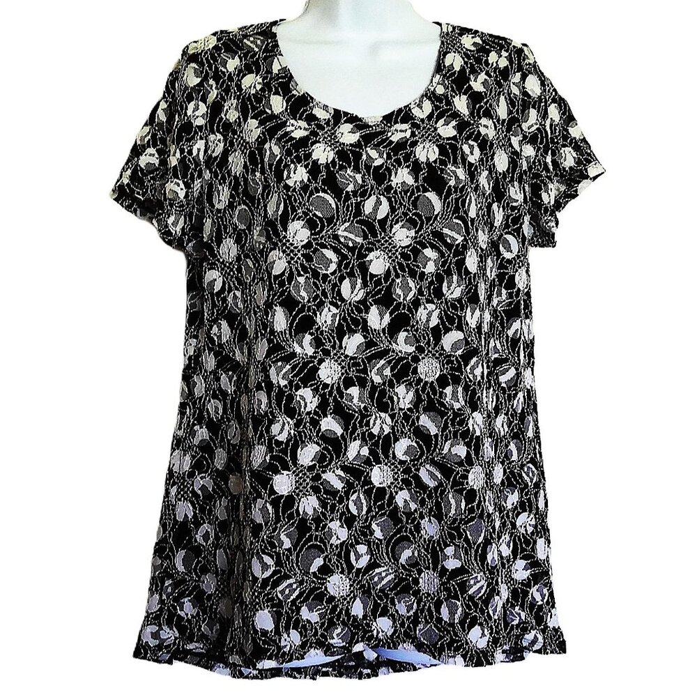 Susan Graver Top Black & White Embroidered Stretch Short Sleeve Lined EUC Sz M